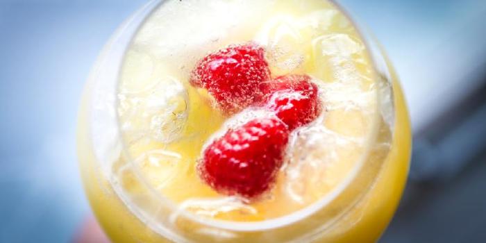 Enkel velkomstdrink oppskrift: Imponer gjestene med forfriskende og smakfulle drinker Enkel velkomstdrink oppskrift: Imponer gjestene med forfriskende og smakfulle drinker