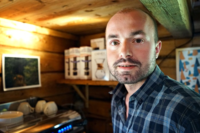 Hjemmebrent oppskrift: Fra råvarer til ferdig produkt Hjemmebrent oppskrift: Fra råvarer til ferdig produkt