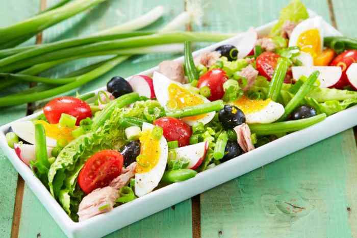 Lunsj salat oppskrift: Enkle og sunne oppskrifter for en frisk lunsj Lunsj salat oppskrift: Enkle og sunne oppskrifter for en frisk lunsj