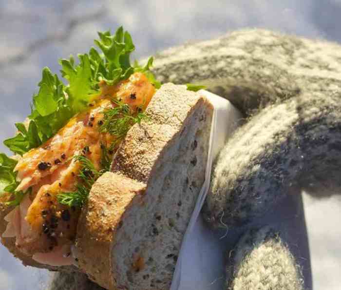 Varmrøkt pepperlaks: En smakfull oppskrift for enhver anledning Varmrøkt pepperlaks: En smakfull oppskrift for enhver anledning