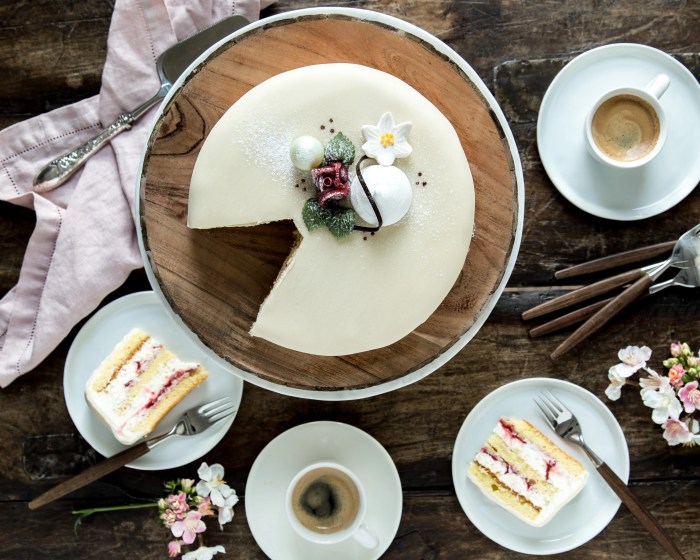 Hvit dame-kake: Den perfekte oppskriften for enhver anledning Hvit dame-kake: Den perfekte oppskriften for enhver anledning