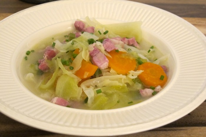 Lag smakfull kålsuppe med vår enkle oppskrift Lag smakfull kålsuppe med vår enkle oppskrift