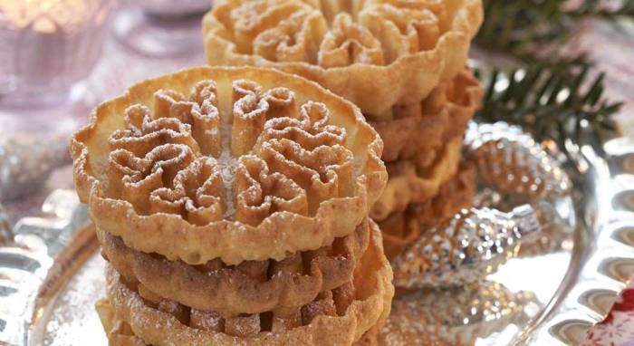 Rosettbakkels Oppskrift: En Norsk Delikatesse Rosettbakkels Oppskrift: En Norsk Delikatesse