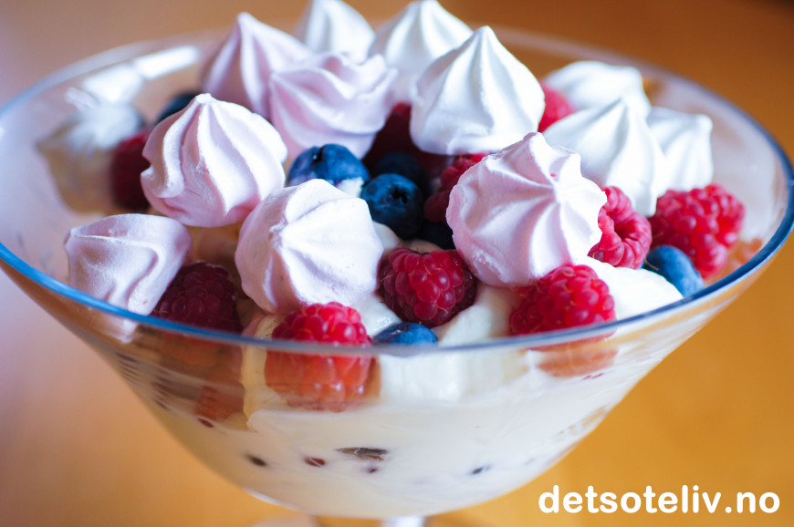 Yoghurtkrem oppskrift: Lag en luftig og deilig dessert Yoghurtkrem oppskrift: Lag en luftig og deilig dessert