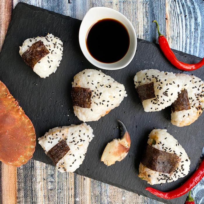 Onigiri oppskrift: En reise gjennom japansk kultur og kulinarisk kunst Onigiri oppskrift: En reise gjennom japansk kultur og kulinarisk kunst