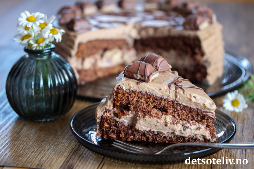 Kinder Bueno Ostekake: En Sjokoladefylt Drøm Kinder Bueno Ostekake: En Sjokoladefylt Drøm