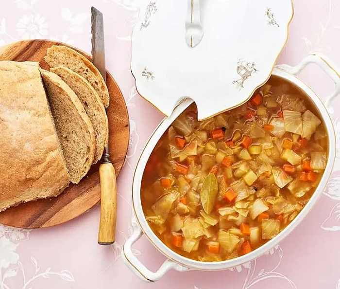 Lag smakfull kålsuppe med vår enkle oppskrift Lag smakfull kålsuppe med vår enkle oppskrift