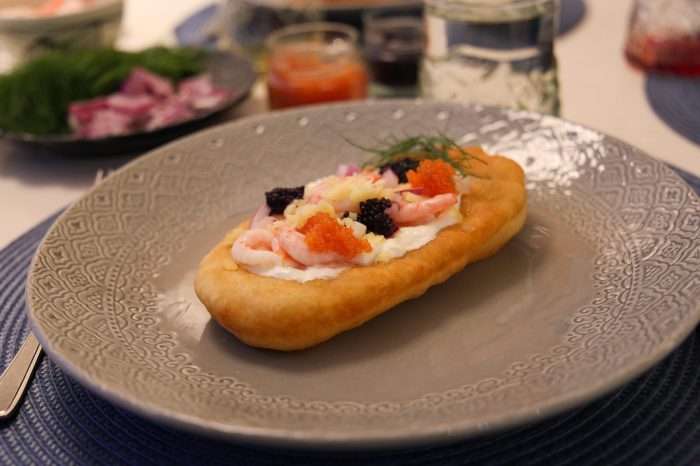 Lag deilige langos med vår enkle oppskrift Lag deilige langos med vår enkle oppskrift