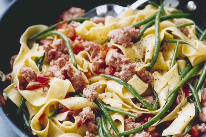 Lag din egen Pappardelle-pasta fra bunnen av Lag din egen Pappardelle-pasta fra bunnen av