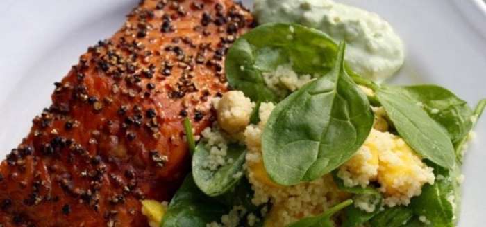 Varmrøkt pepperlaks: En smakfull oppskrift for enhver anledning Varmrøkt pepperlaks: En smakfull oppskrift for enhver anledning
