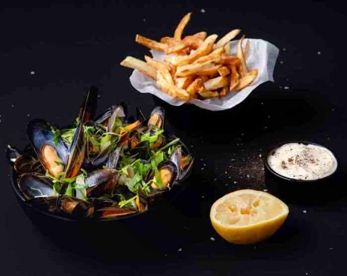 Moules Frites Oppskrift: En Kulinarisk Reise Gjennom Historie, Smak Og Kultur Moules Frites Oppskrift: En Kulinarisk Reise Gjennom Historie, Smak Og Kultur