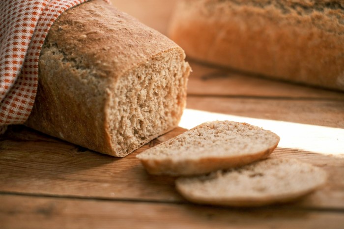 Saftig speltbrød: Sunn og smakfull bakst med enkle ingredienser Saftig speltbrød: Sunn og smakfull bakst med enkle ingredienser