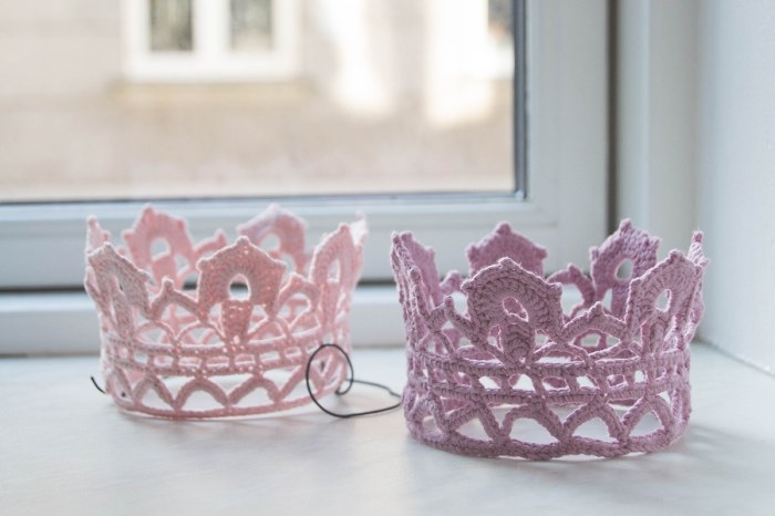 Strikke prinsessekrone: Lag din egen kongelige krone Strikke prinsessekrone: Lag din egen kongelige krone