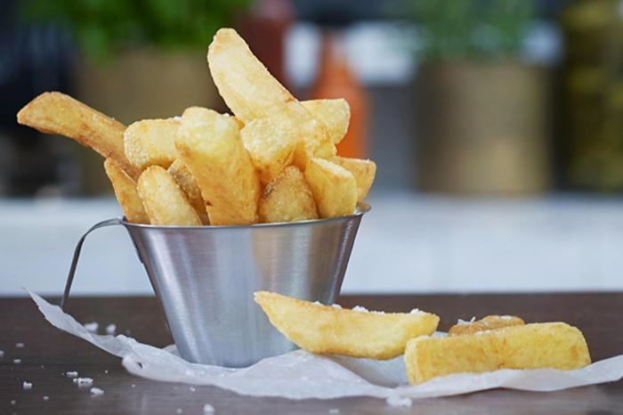 Oppskrift pommes frites: Lag sprø og deilige pommes frites hjemme Oppskrift pommes frites: Lag sprø og deilige pommes frites hjemme