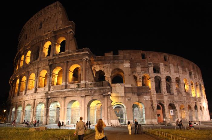 Omvisning Colosseum, Ta En Omvisning I Colosseum Og Opplev Romas Storhetstid På NæRt Hold! Omvisning Colosseum, Ta En Omvisning I Colosseum Og Opplev Romas Storhetstid På NæRt Hold!