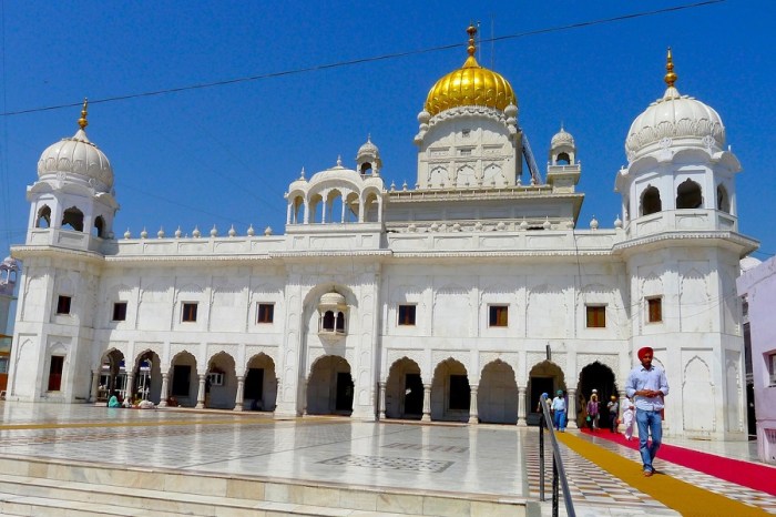 Omvisning I Gurdwara, LæR Om Sikhismens Tradisjoner Med En Omvisning I En Gurdwara – En åNdelig Reise! Omvisning I Gurdwara, LæR Om Sikhismens Tradisjoner Med En Omvisning I En Gurdwara – En åNdelig Reise!