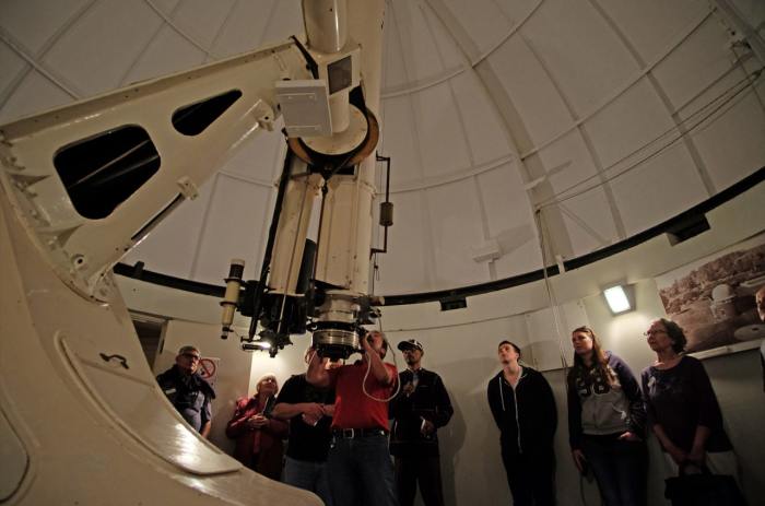Observatoriet Omvisning, Ta En Omvisning På Observatoriet Og Oppdag Astronomiens Spennende Verden! Observatoriet Omvisning, Ta En Omvisning På Observatoriet Og Oppdag Astronomiens Spennende Verden!