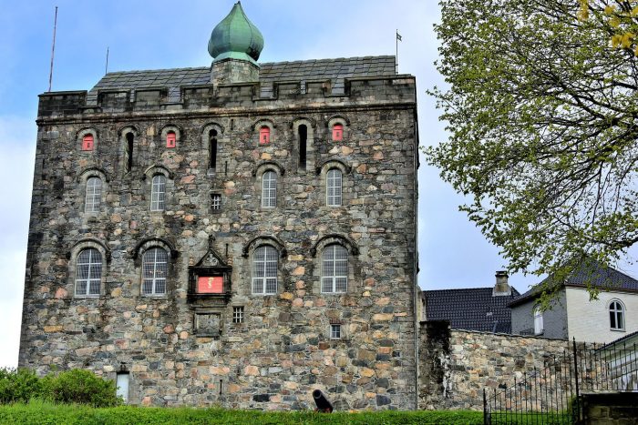 RosenkrantztåRnet Omvisning, Oppdag Bergen Fra Oven Med En Omvisning I RosenkrantztåRnet – En Historisk Utsikt! RosenkrantztåRnet Omvisning, Oppdag Bergen Fra Oven Med En Omvisning I RosenkrantztåRnet – En Historisk Utsikt!
