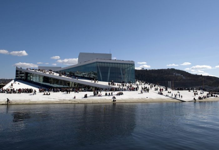 Oslo Opera Omvisning, Opplev Oslos Musikalske Hjerte Med En Omvisning I Operaen – En Must-Do For Musikkelskere! Oslo Opera Omvisning, Opplev Oslos Musikalske Hjerte Med En Omvisning I Operaen – En Must-Do For Musikkelskere!