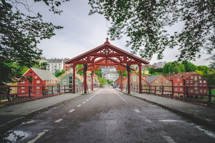 Privat Omvisning Trondheim, Utforsk Trondheim Med En Privat Omvisning – En Personlig Opplevelse I En Historisk By! Privat Omvisning Trondheim, Utforsk Trondheim Med En Privat Omvisning – En Personlig Opplevelse I En Historisk By!