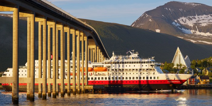 TuristbåT Omvisning, Utforsk Norge Fra Vannet Med En Omvisning På En TuristbåT – En NaturskjøNn Opplevelse! TuristbåT Omvisning, Utforsk Norge Fra Vannet Med En Omvisning På En TuristbåT – En NaturskjøNn Opplevelse!