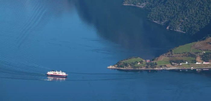 TuristbåT Omvisning, Utforsk Norge Fra Vannet Med En Omvisning På En TuristbåT – En NaturskjøNn Opplevelse! TuristbåT Omvisning, Utforsk Norge Fra Vannet Med En Omvisning På En TuristbåT – En NaturskjøNn Opplevelse!