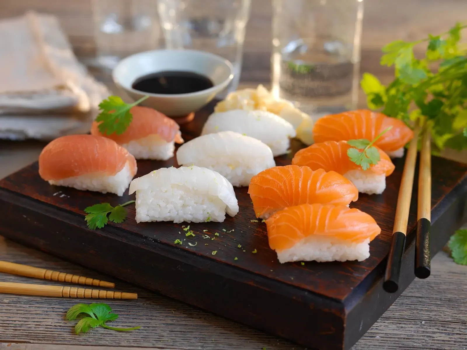 Nigiri hjemmelaget laks oppskrift tidsforbruk meny Sushi oppskrift