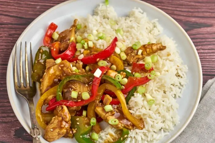 Stir-fry-med-kylling-og-peberfrugt-1
