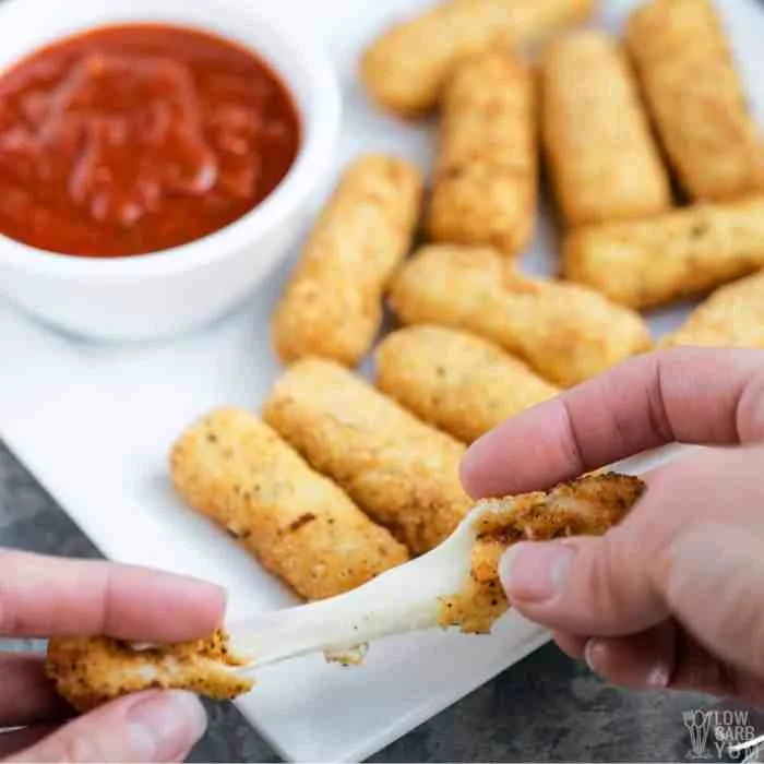 keto-mozzarella-cheese-stick-sq