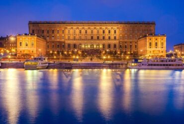 Omvisning Stockholm Slott, Opplev Svensk Kongelig Prakt Med En Omvisning På Stockholm Slott – En Historisk Opplevelse!