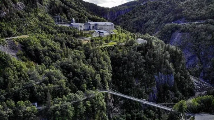 Tungtvannskjelleren Omvisning, Utforsk Norges Krigshistorie Med En Omvisning I Tungtvannskjelleren På Vemork – En Historie Om Mot Og Motstand! Tungtvannskjelleren Omvisning, Utforsk Norges Krigshistorie Med En Omvisning I Tungtvannskjelleren På Vemork – En Historie Om Mot Og Motstand!