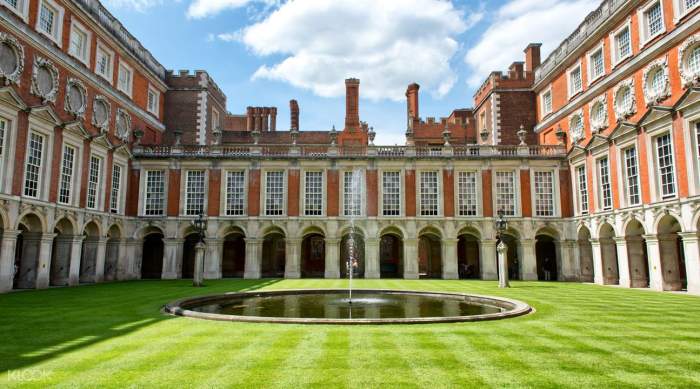 Omvisning På Slottet Hvor Lenge, Usikker På Hvor Lenge Omvisningen På Slottet Varer? Få Svaret Her Og Planlegg Turen!