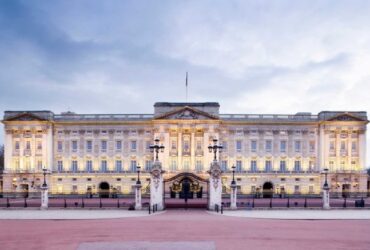 Omvisning Slottet Sommeren 2016, Gjenopplev Sommeren 2016 Med En Omvisning På Slottet – En Kongelig Opplevelse!