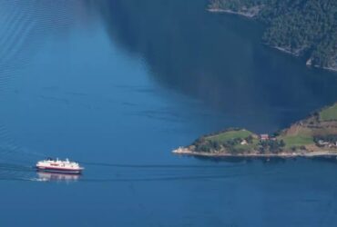 TuristbåT Omvisning, Utforsk Norge Fra Vannet Med En Omvisning På En TuristbåT – En NaturskjøNn Opplevelse!
