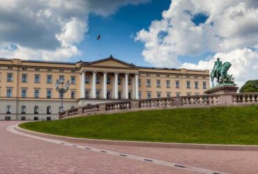 Omvisning På Kongehuset, Få Et Eksklusivt Innblikk I Det Norske Kongehuset Med En Omvisning – En Kongelig Opplevelse!