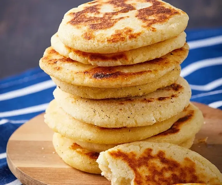 Arepas colombian food colombianas recipe colombia recipes queso kids