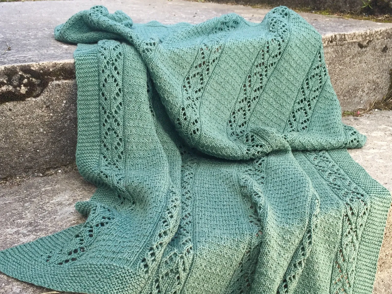 Baby oppskrift blanket på knitnscribble teppe strikket knit knitting patterns pattern besøk strikkede dishcloth heirloom tricot just instagram