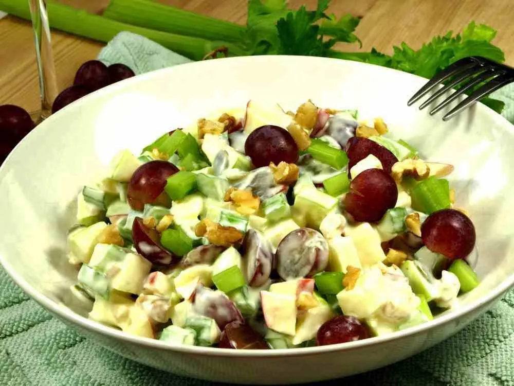 Waldorfsalat klassisk salat koldtbord waldorf oppskrifter personer tilbehør beregnet større