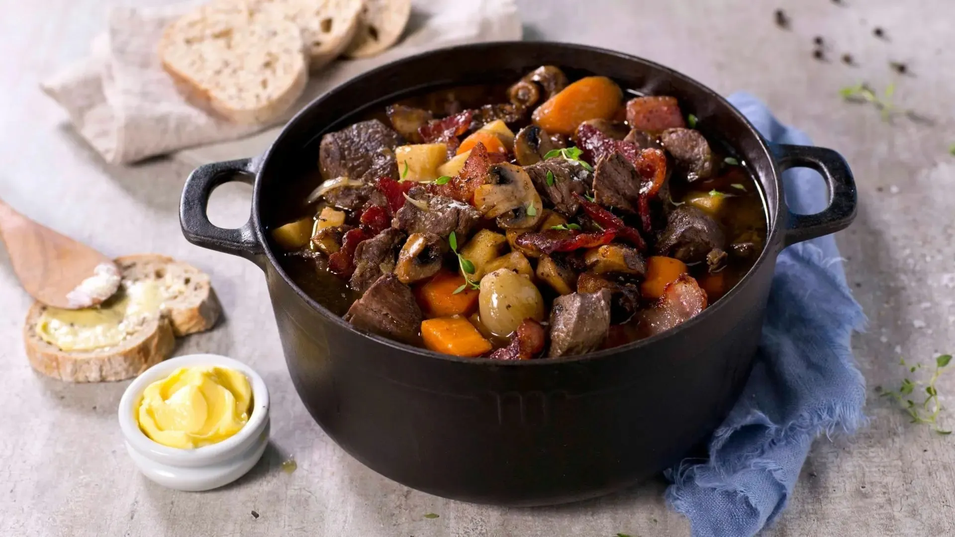 Velg tavle boeuf bourguignon oppskrift potetmos
