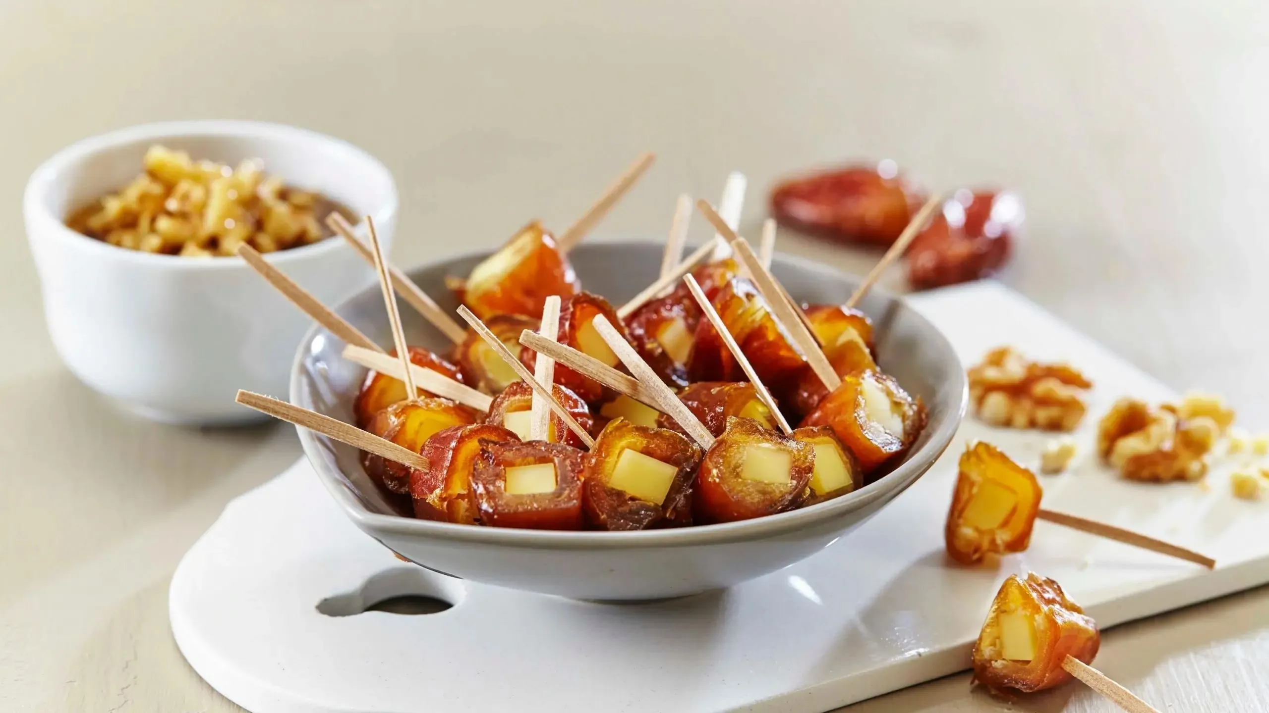 Kage dadler kokos kakao uden sukker mel sund opskrifter opskrift stykker