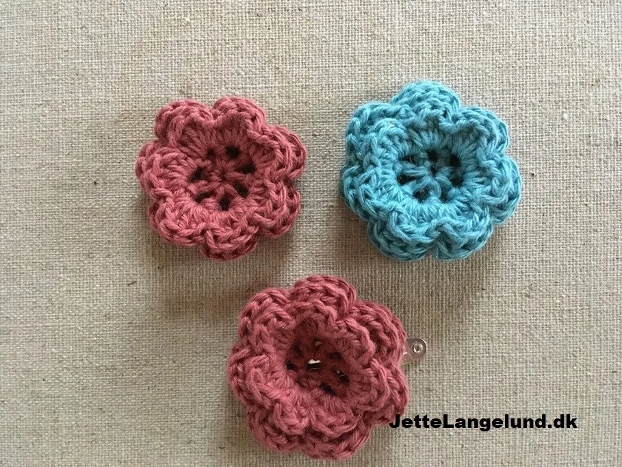 Heklet blomst gratis oppskrift