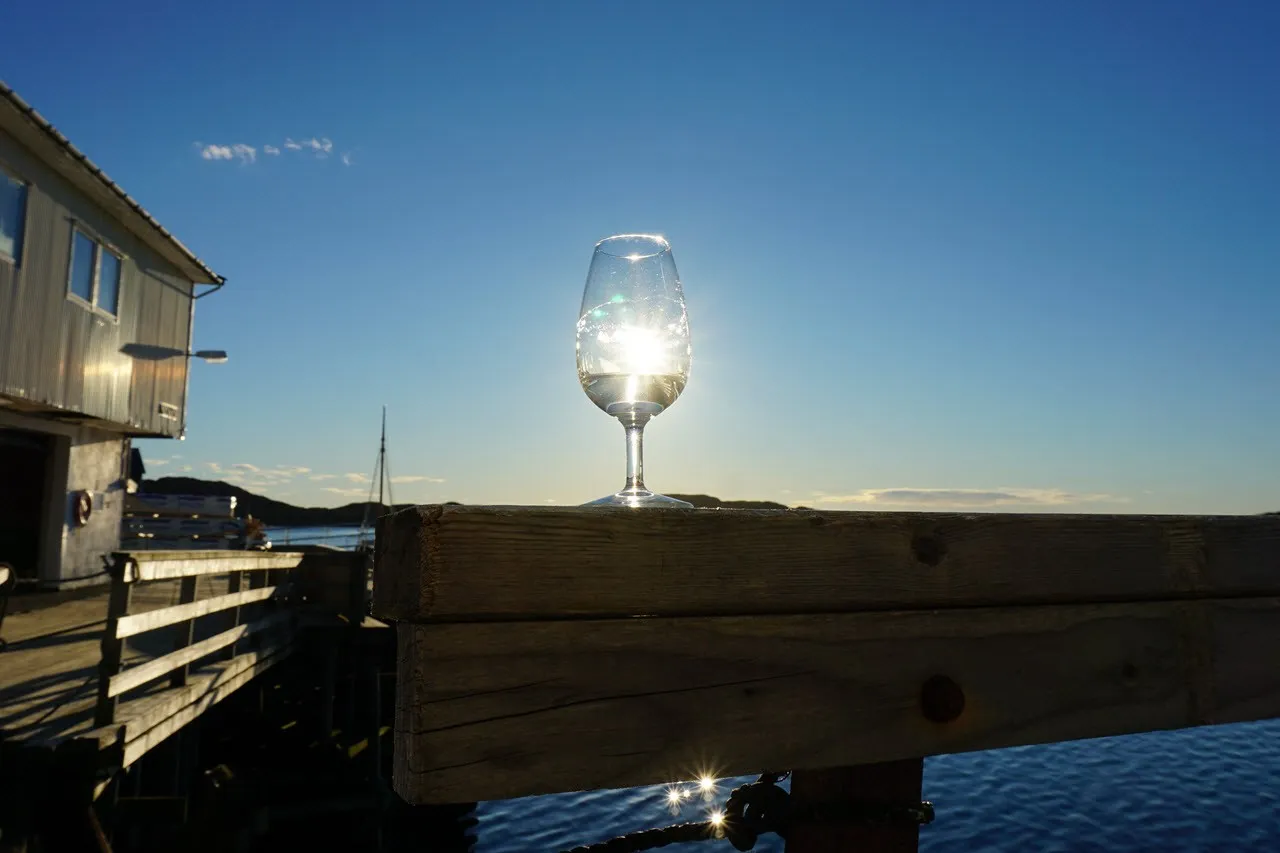Myken Destilleri Omvisning, Besøk Myken Destilleri og få en omvisning på verdens nordligste whiskydestilleri!