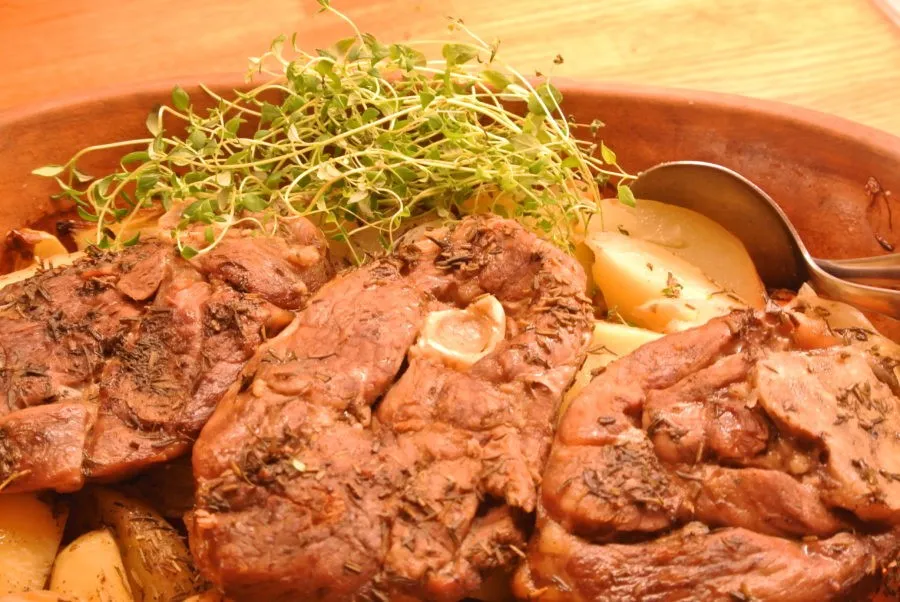 Lam i leirgryte oppskrift