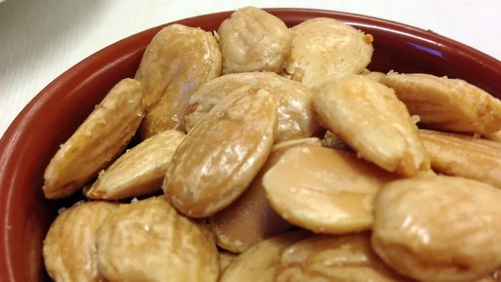 Salte mandler oppskrift