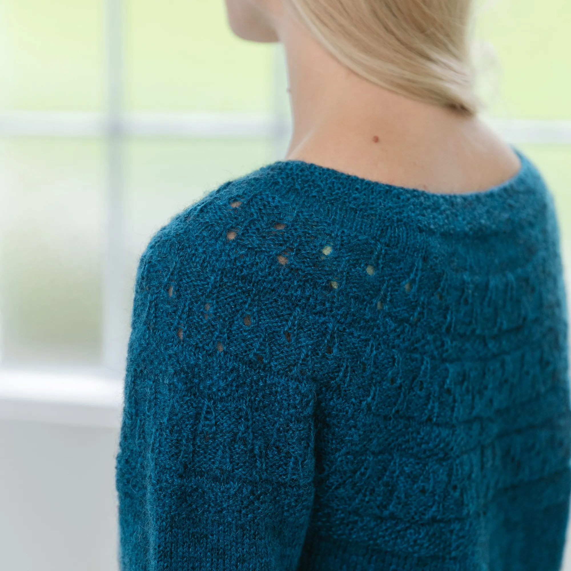 Alpakka genser indigo svalbard garn strikkepakke idestova