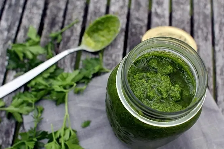 Oppskrift på pesto av seiersløk