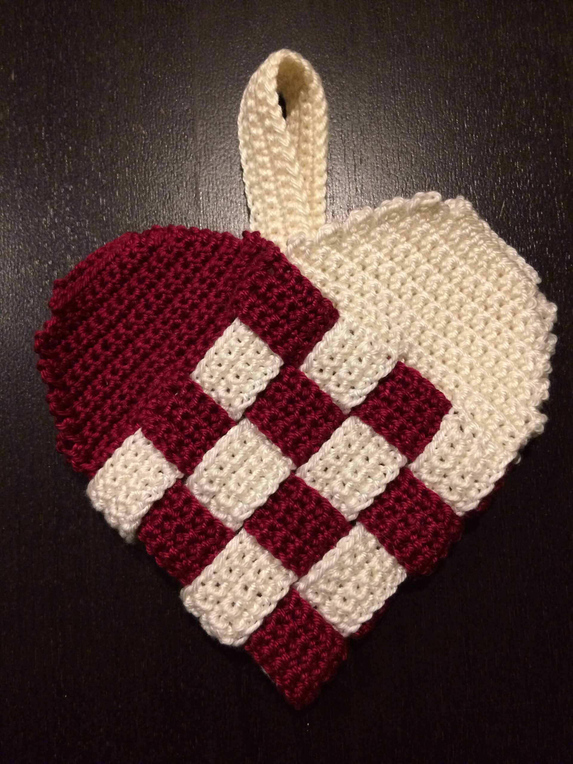 Oppskrift på små heklede hjerter