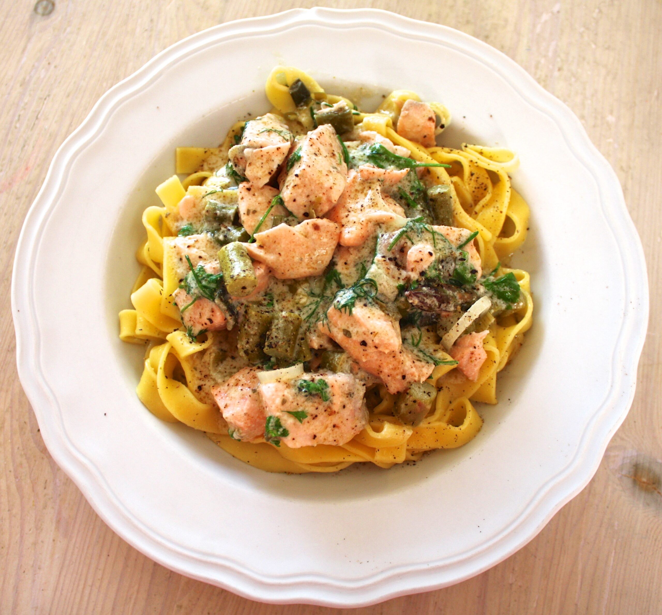 Laks kremet tine hovedretter middag kokebok handleliste ukemeny