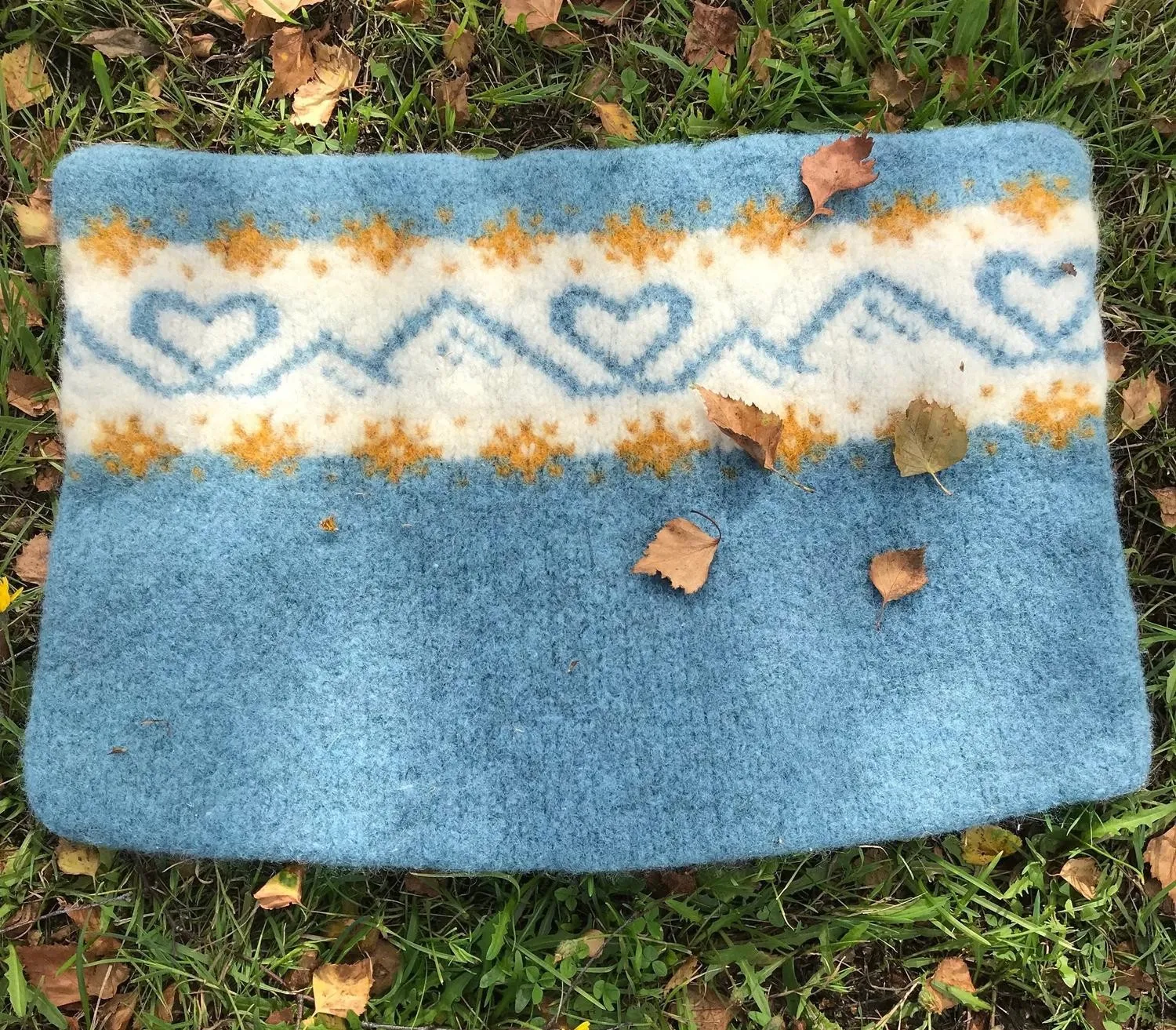 Rundt sitteunderlag tovet oppskrift