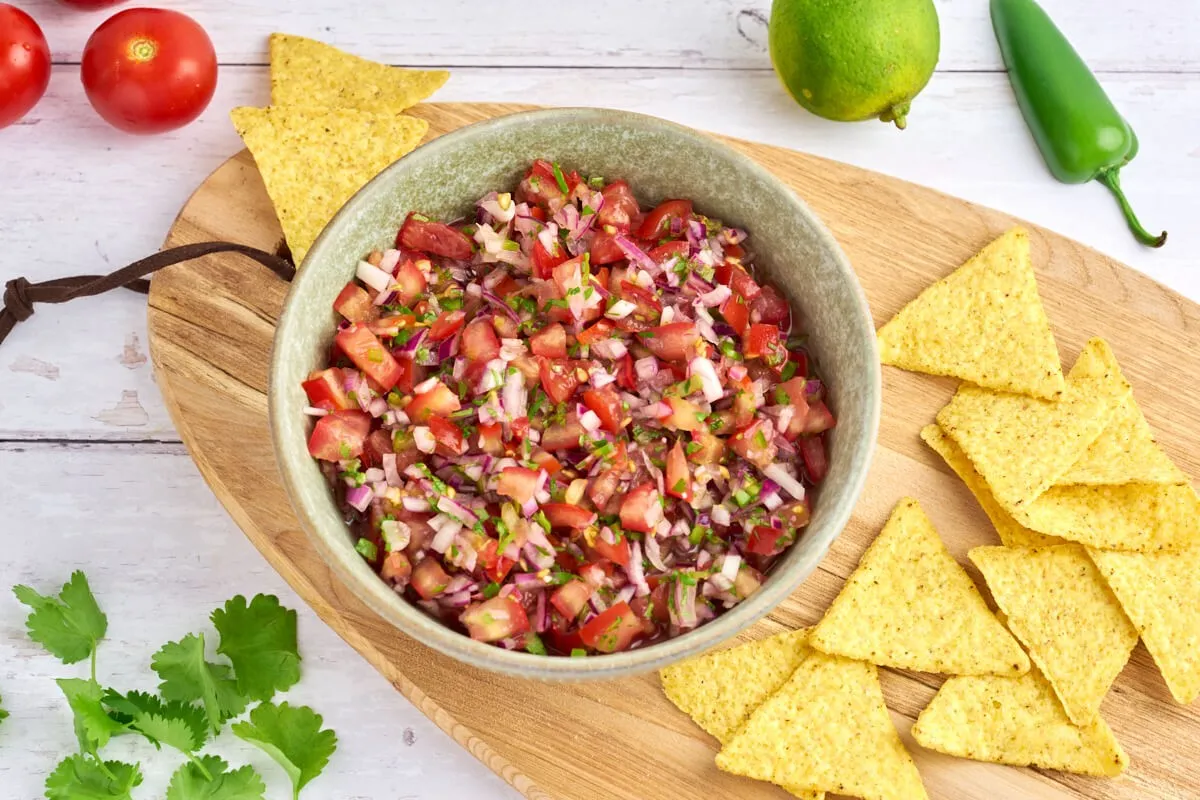 Salsa pico gallo quesadilla sour oppskrift slaninom jajima mladim slavonska lukom meksikansk colourbox illustrasjonsfoto